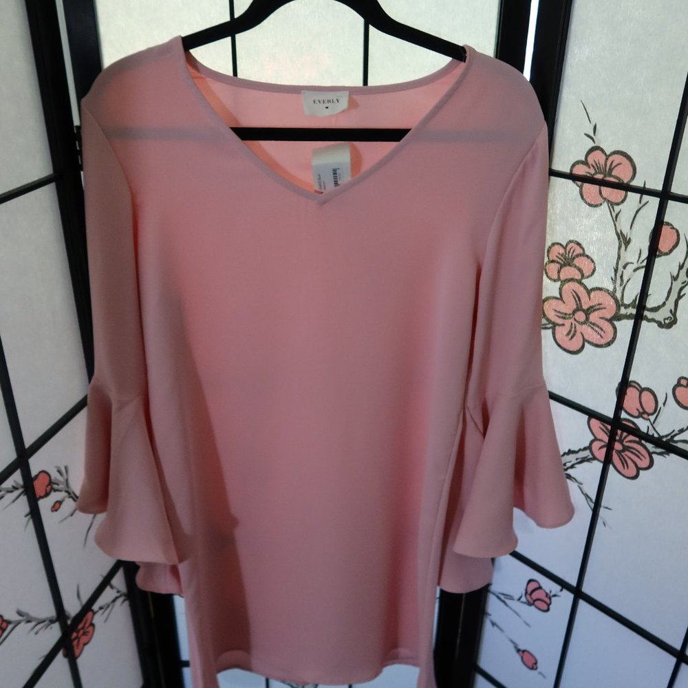 Everly Powder Pink Top Blouse Tunic Bell Sleeves Size Medium NWT